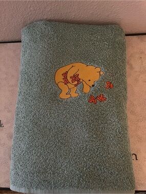 Vintage 1997 Winnie the Pooh Bath Beach Towel Green Disney 27x47
